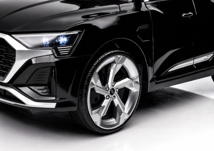 Дитячий електромобіль Audi SQ8 12V чорний з пультом керування Diego – фото 8